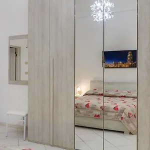 https://dimora-del-delfino-curioso.lecce-hotels.com