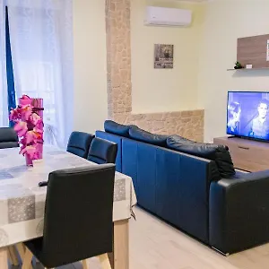 https://like-at-home.hotelsalgherosardinia.com
